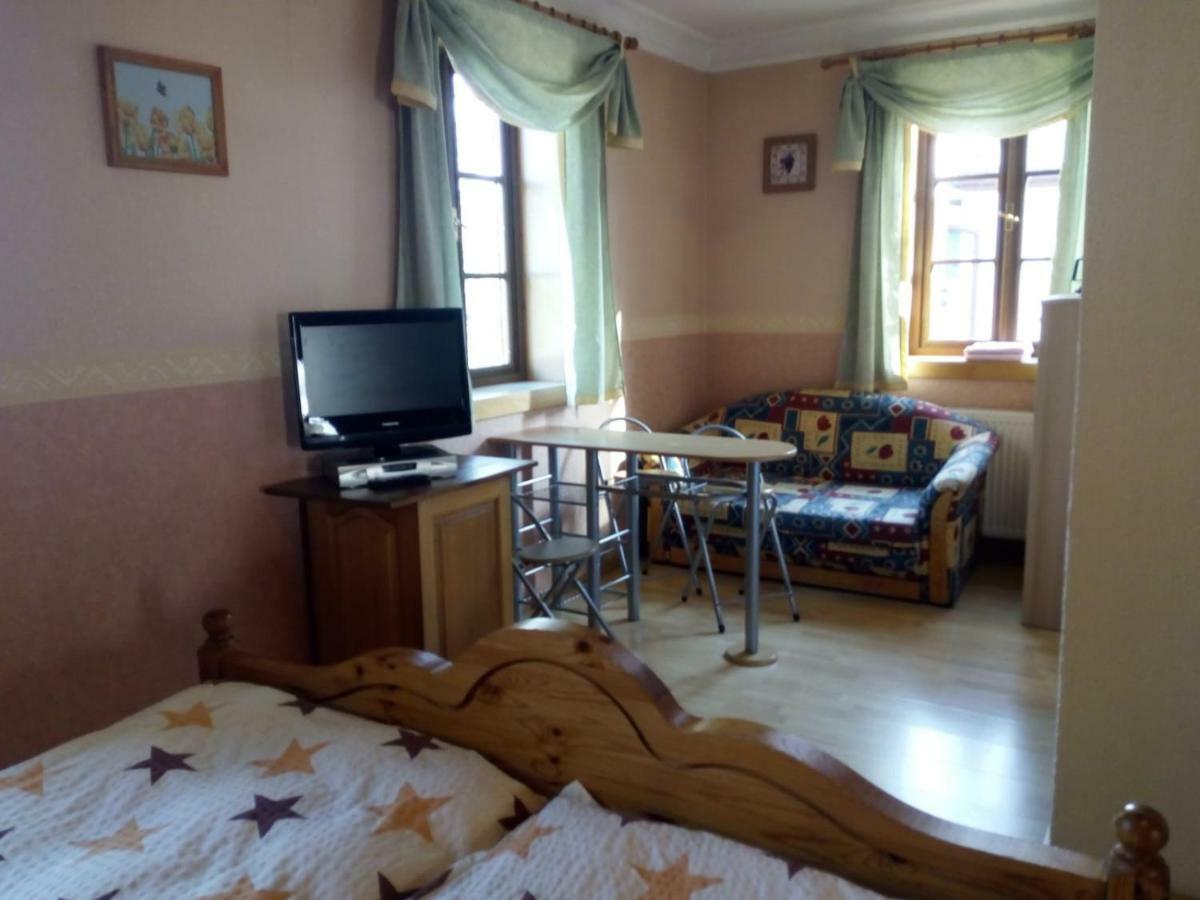 Restaurant A Pension Sorrento Hotel Novy Bor Bagian luar foto
